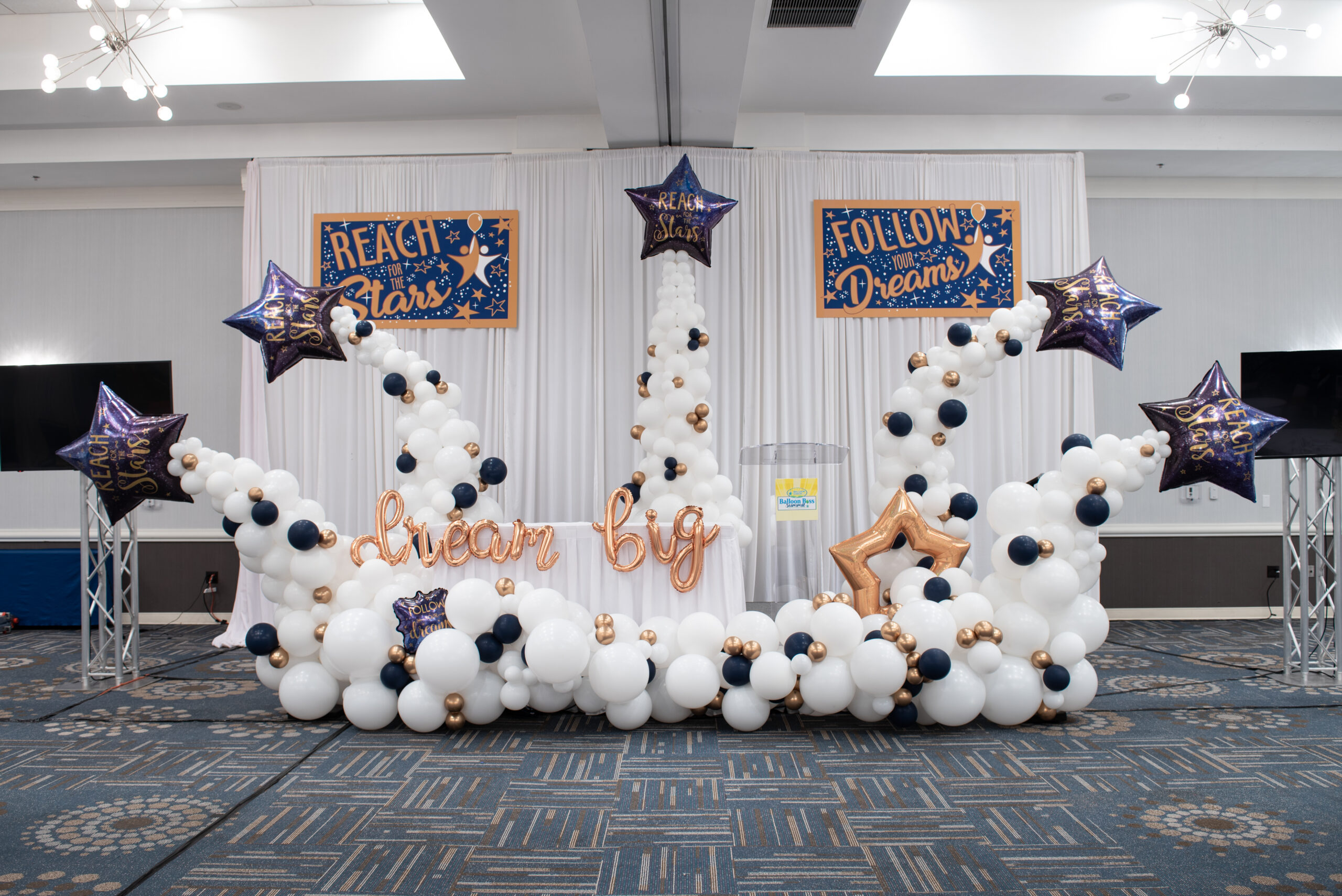 How To Decorate Balloon Arches - North of Bleu